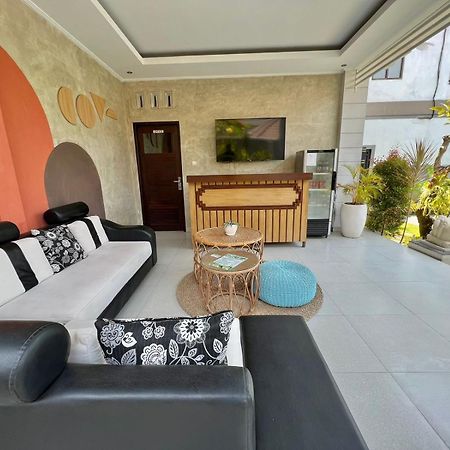 Cg Guesthouse Canggu Esterno foto